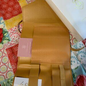 $$ Women's Katherine Tech Organizer Roll  Glass Ladder & Co.